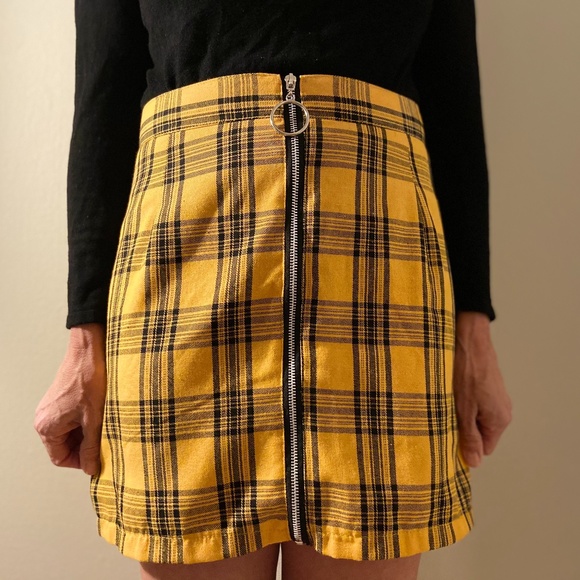 Yellow Plaid Mini Skirt - Picture 3 of 3